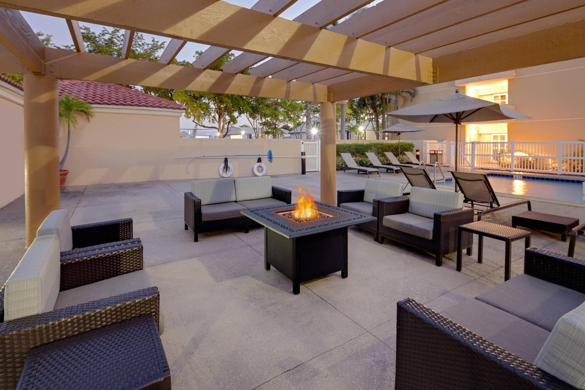 Courtyard By Marriott Fort Lauderdale North/Cypress Creek Kültér fotó